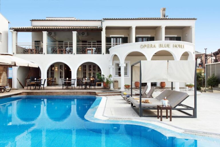 Hotel Opera Blue
